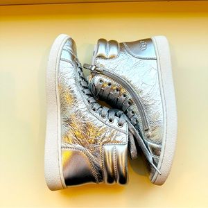NWOT UGG OLIVE METALLIC SILVER CRINKLE LEATHER FASHION HIGH TOP SNEAKERS